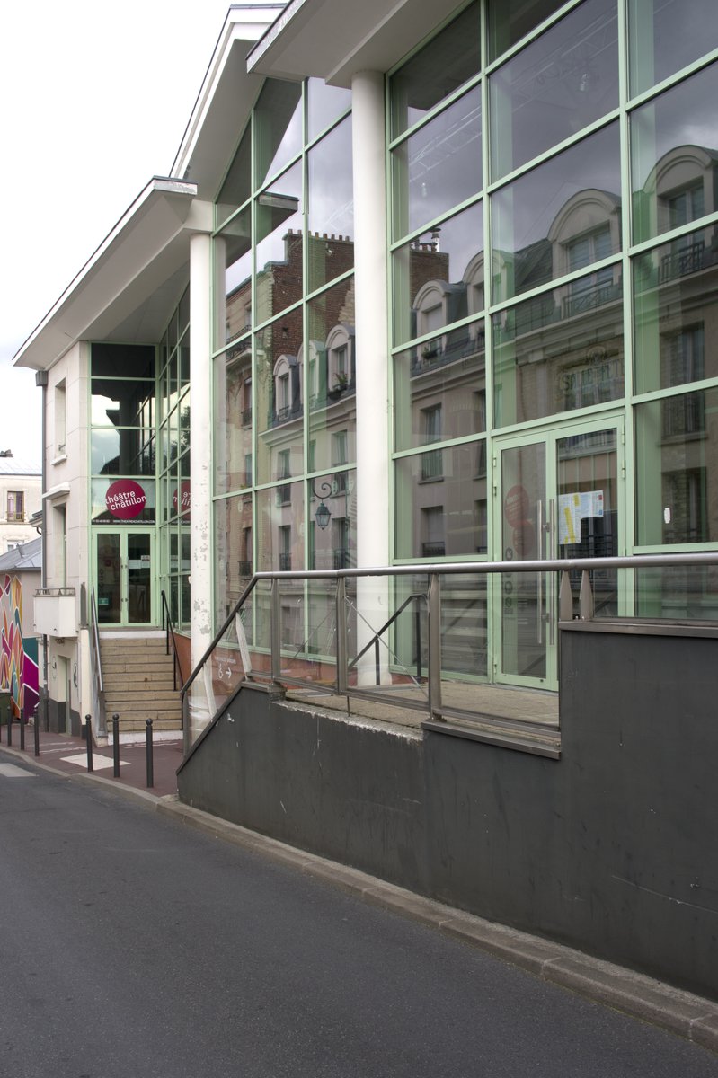 IMGP1141_Theatre_Chatillon_ext[EI].jpg